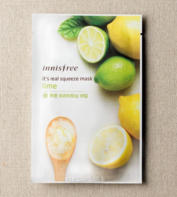 mat-na-duong-trang-tu-chanh-innisfree-its-real-squeeze-mask-lime-1
