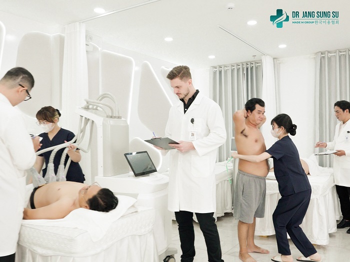 Được thăm khám và kiểm tra kỹ càng